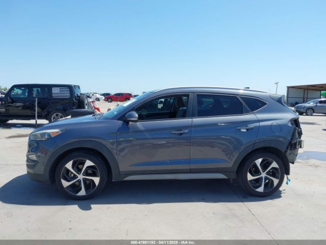 KM8J33AL9JU827748 Hyundai Tucson Sport