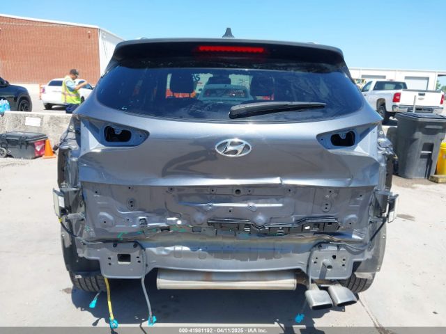 KM8J33AL9JU827748 Hyundai Tucson Sport
