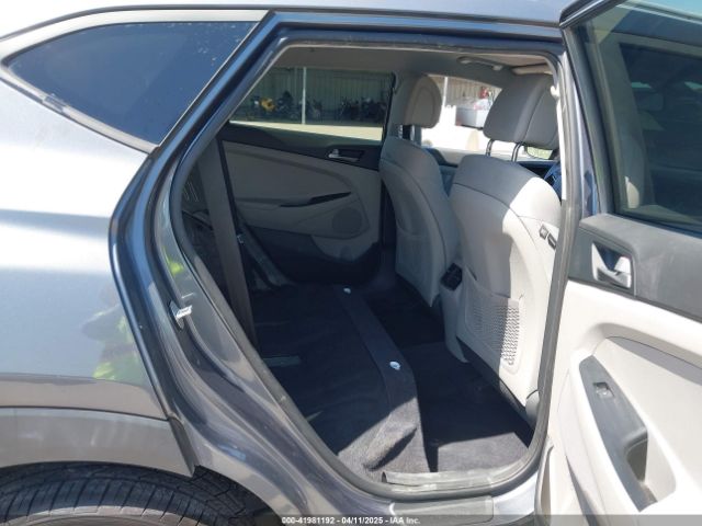 KM8J33AL9JU827748 Hyundai Tucson Sport
