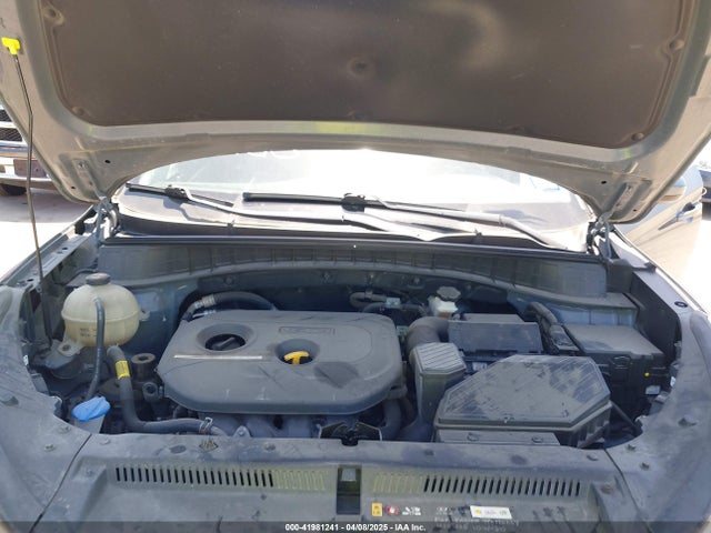 KM8J33A41JU692662 Hyundai TUCSON SEL