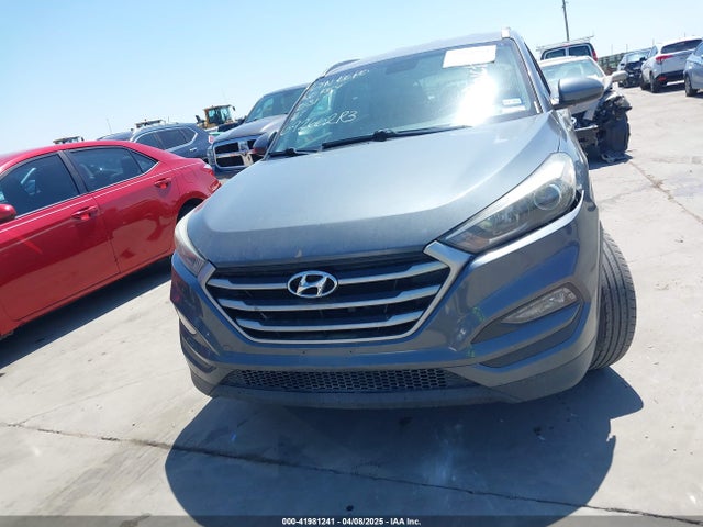 KM8J33A41JU692662 Hyundai TUCSON SEL