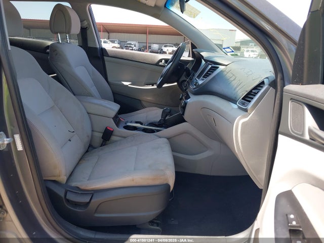 KM8J33A41JU692662 Hyundai TUCSON SEL