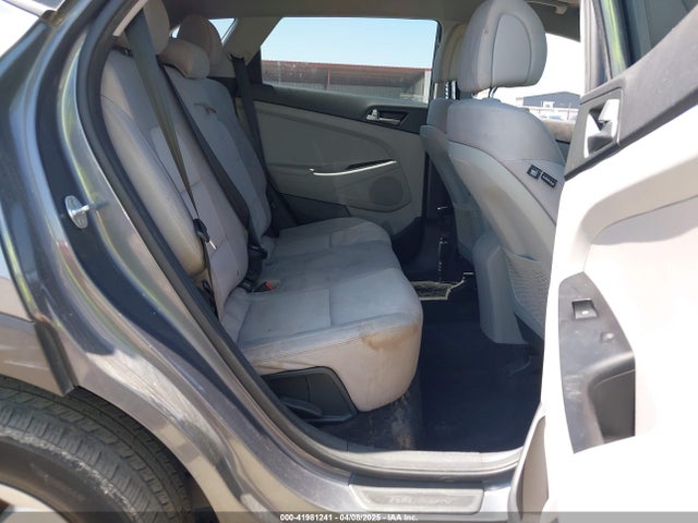 KM8J33A41JU692662 Hyundai TUCSON SEL