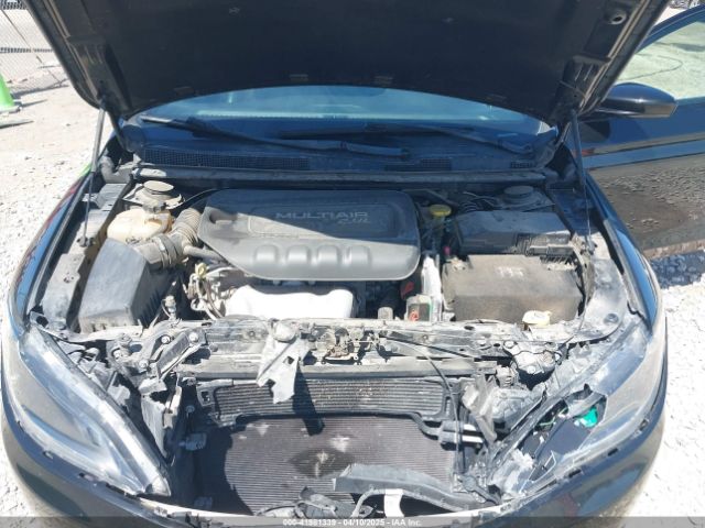 1C3CCCBB5GN158260 Chrysler 200 S