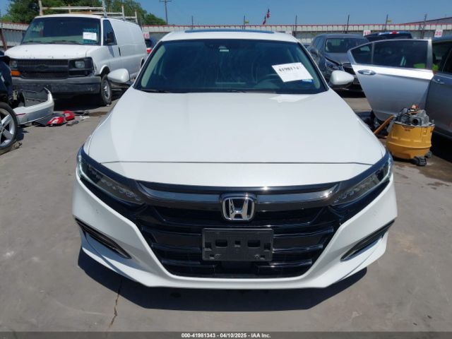 1HGCV2F93JA045107 Honda Accord Touring 2.0t