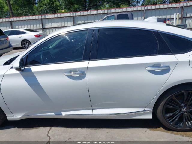 1HGCV2F93JA045107 Honda Accord Touring 2.0t