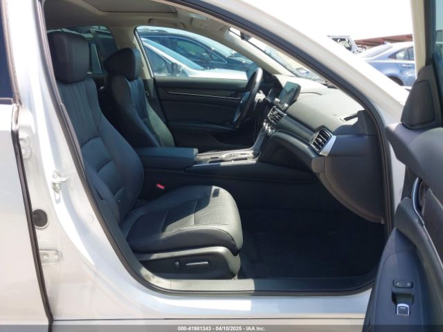 1HGCV2F93JA045107 Honda Accord Touring 2.0t