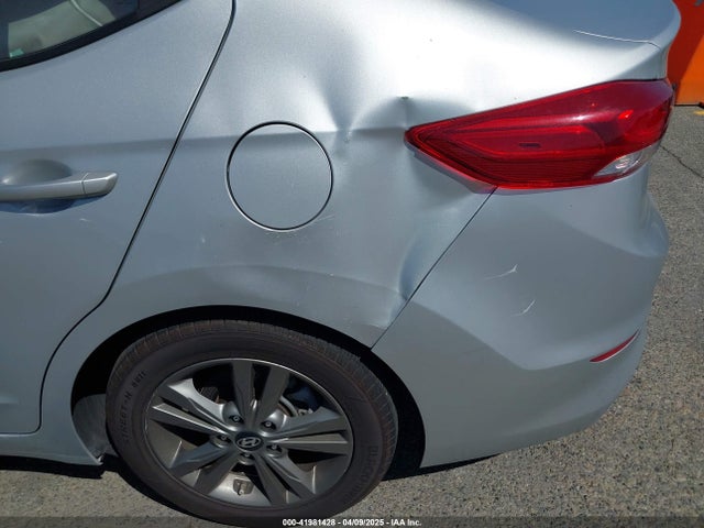 5NPD84LF4JH304549 Hyundai ELANTRA SEL