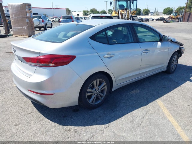 5NPD84LF4JH304549 Hyundai ELANTRA SEL