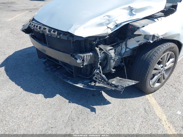 5NPD84LF4JH304549 Hyundai ELANTRA SEL