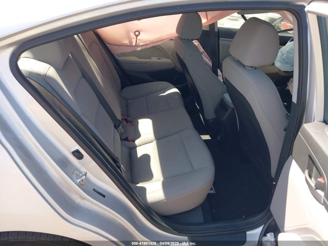 5NPD84LF4JH304549 Hyundai ELANTRA SEL