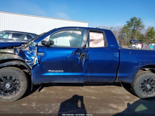 5TFUY5F13FX422819 Toyota Tundra Sr5 5.7l V8