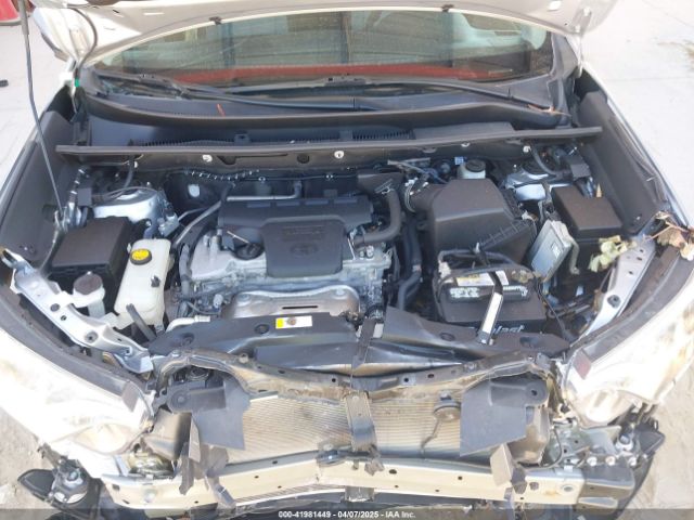 2T3RFREV8HW586405 Toyota Rav4 Xle