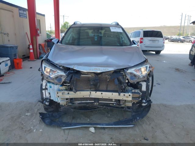 2T3RFREV8HW586405 Toyota Rav4 Xle