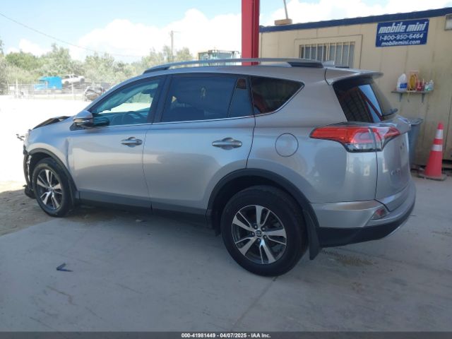 2T3RFREV8HW586405 Toyota Rav4 Xle