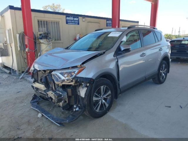 2T3RFREV8HW586405 Toyota Rav4 Xle