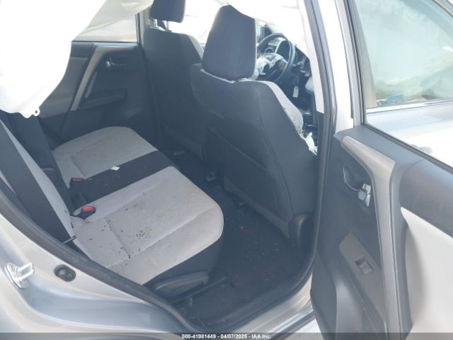 2T3RFREV8HW586405 Toyota Rav4 Xle