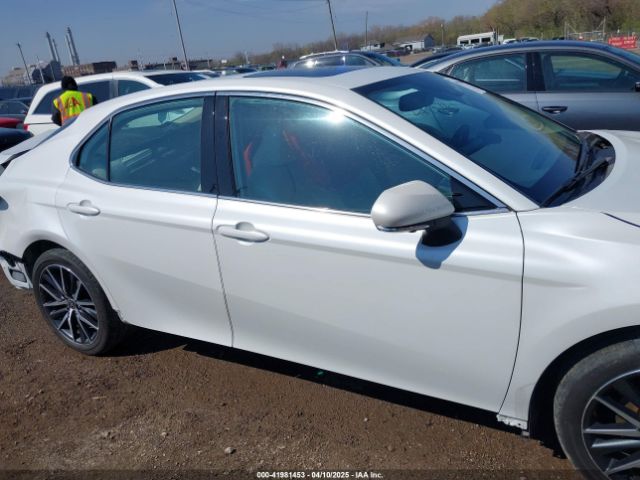 4T1F31AK0NU043465 Toyota Camry Xle Hybrid