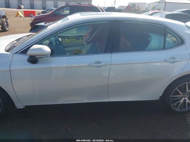 4T1F31AK0NU043465 Toyota Camry Xle Hybrid
