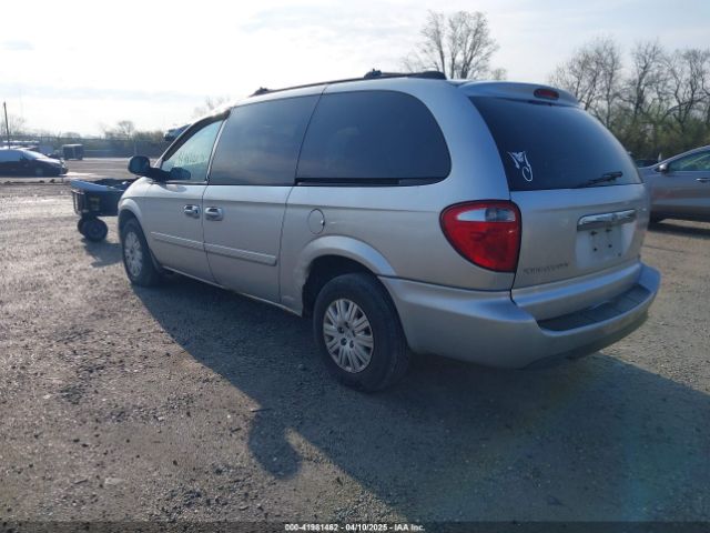 2005 CHRYSLER TOWN & COUNTRY 2C4GP44R45R180459 Photo 2