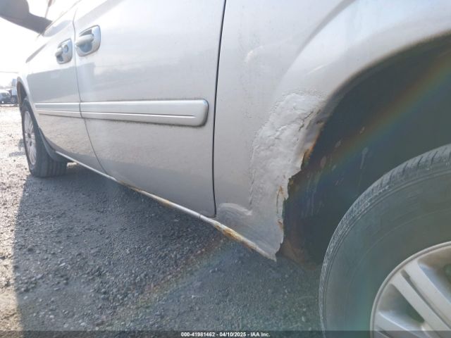 2005 CHRYSLER TOWN & COUNTRY 2C4GP44R45R180459 Photo 5