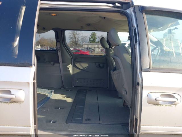 2005 CHRYSLER TOWN & COUNTRY 2C4GP44R45R180459 Photo 7