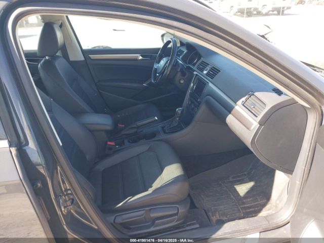 1VWDT7A31HC050245 Volkswagen Passat 1.8t R-line