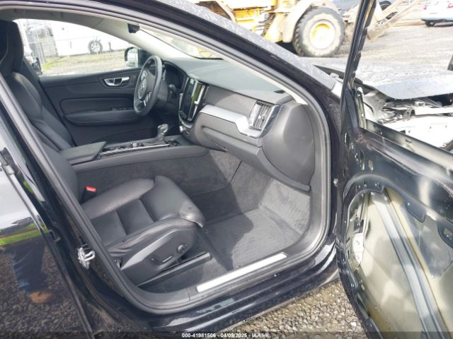 2019 VOLVO XC60 YV4A22RK1K1379891 Photo 4