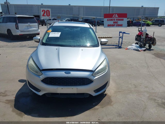 1FADP3K26GL264402 Ford FOCUS SE
