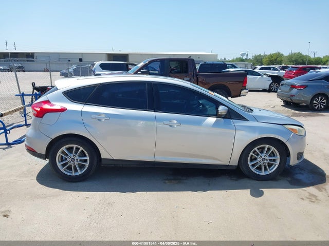 1FADP3K26GL264402 Ford FOCUS SE