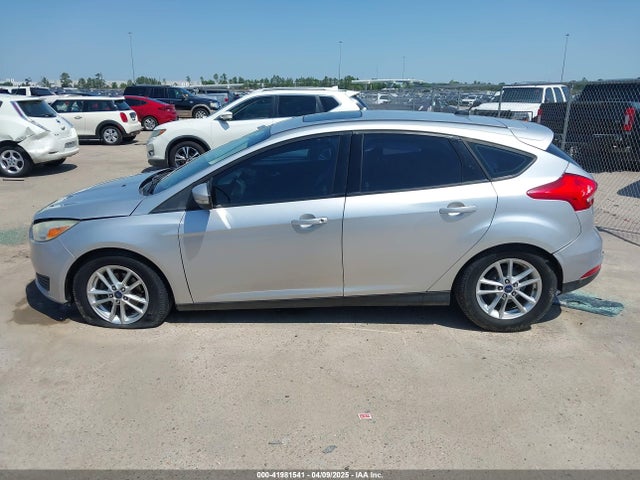 1FADP3K26GL264402 Ford FOCUS SE