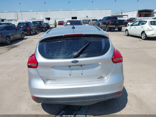 1FADP3K26GL264402 Ford FOCUS SE