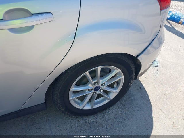 1FADP3K26GL264402 Ford FOCUS SE