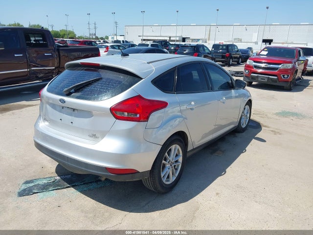 1FADP3K26GL264402 Ford FOCUS SE