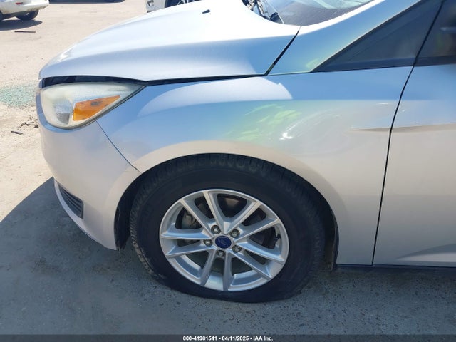 1FADP3K26GL264402 Ford FOCUS SE