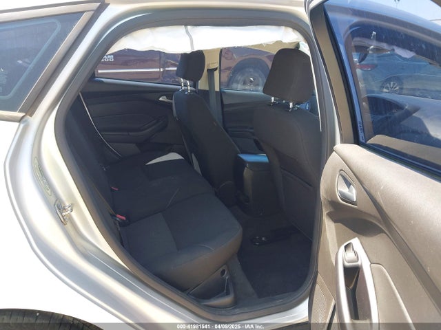 1FADP3K26GL264402 Ford FOCUS SE