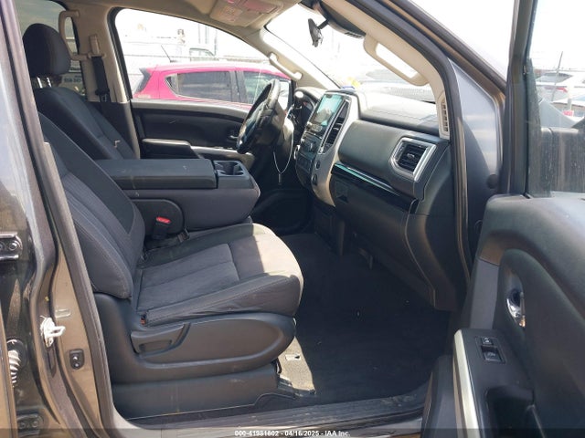 1N6AA1EE5MN502598 Nissan Titan Sv 4x2
