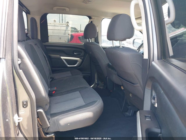 1N6AA1EE5MN502598 Nissan Titan Sv 4x2
