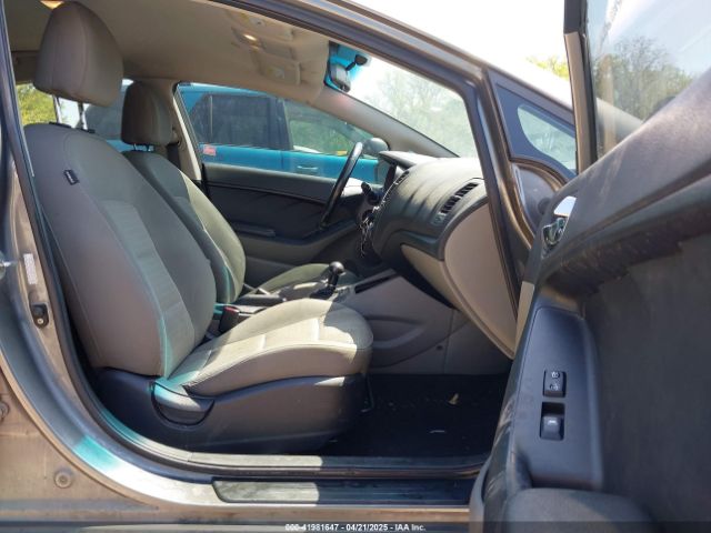 KNAFX4A8XG5522646 KIA FORTE EX