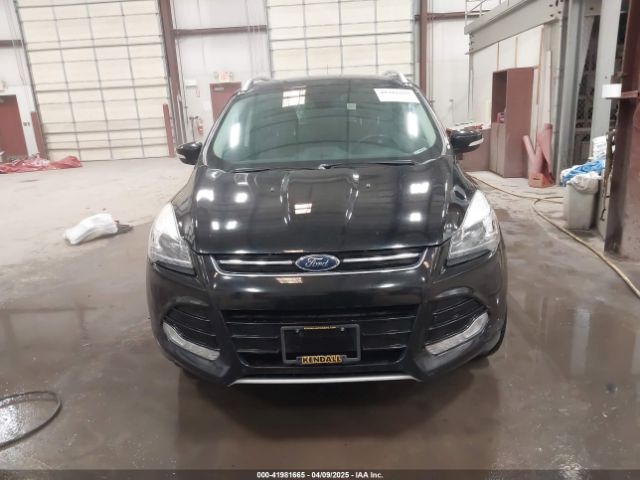 1FMCU0J9XGUA00651 Ford Escape Titanium