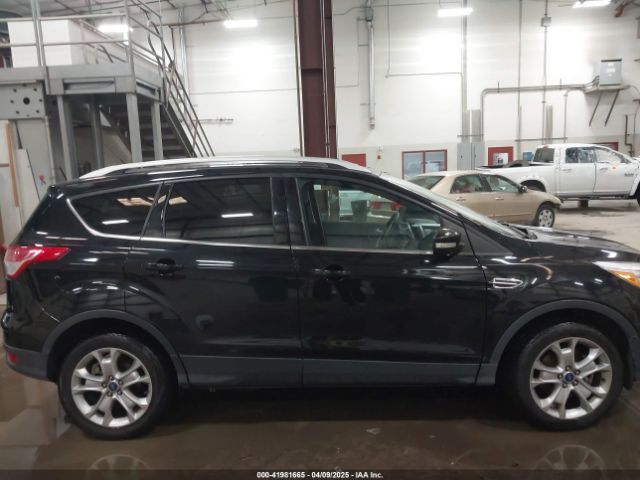 1FMCU0J9XGUA00651 Ford Escape Titanium
