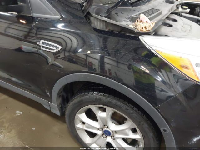 1FMCU0J9XGUA00651 Ford Escape Titanium