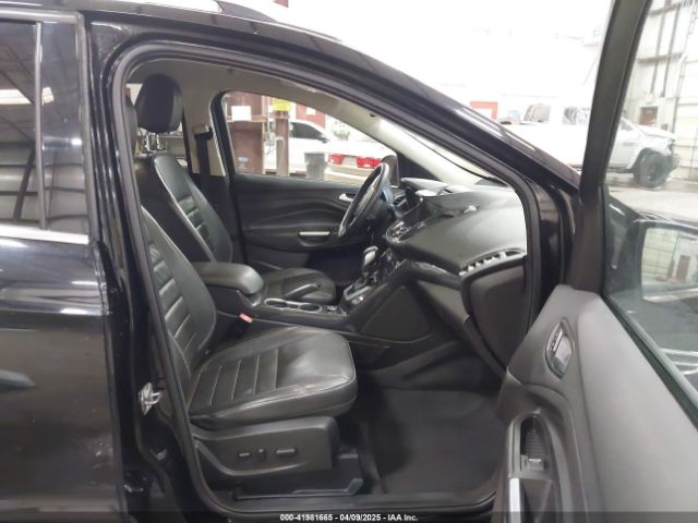 1FMCU0J9XGUA00651 Ford Escape Titanium