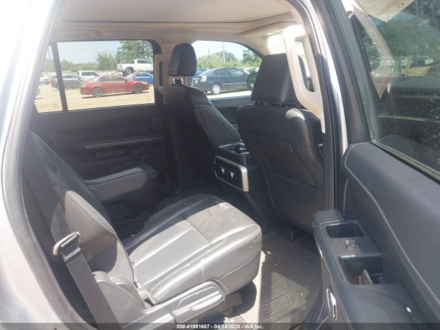 1FMJU1HTXNEA49452 Ford Expedition Xlt