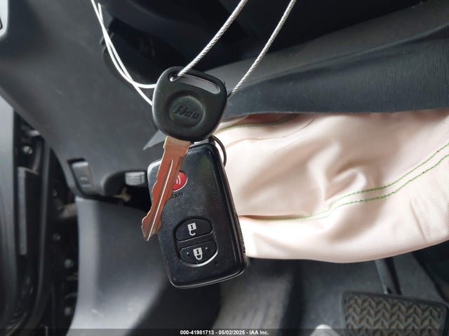 JTDKN3DU8F0438461 Toyota Prius Two