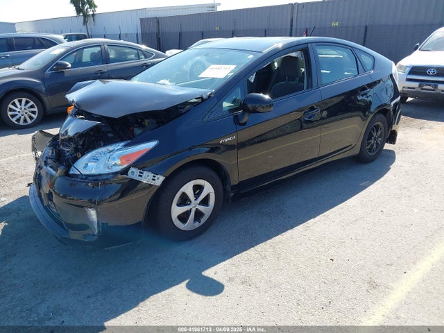 JTDKN3DU8F0438461 Toyota Prius Two