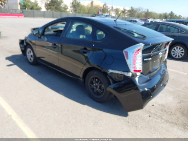 JTDKN3DU8F0438461 Toyota Prius Two