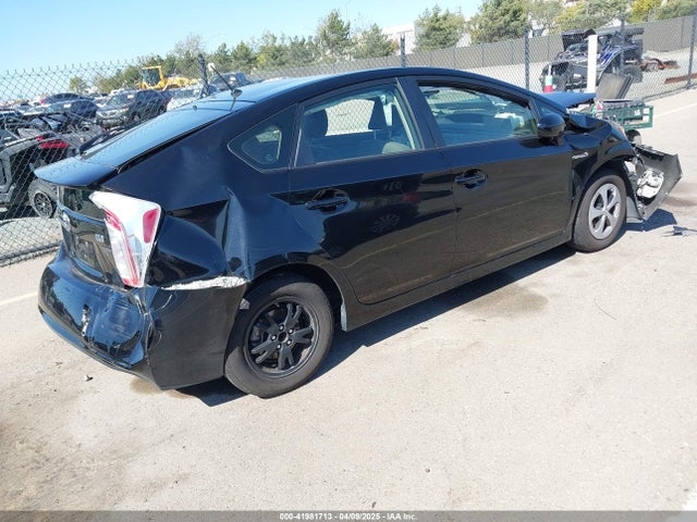 JTDKN3DU8F0438461 Toyota Prius Two