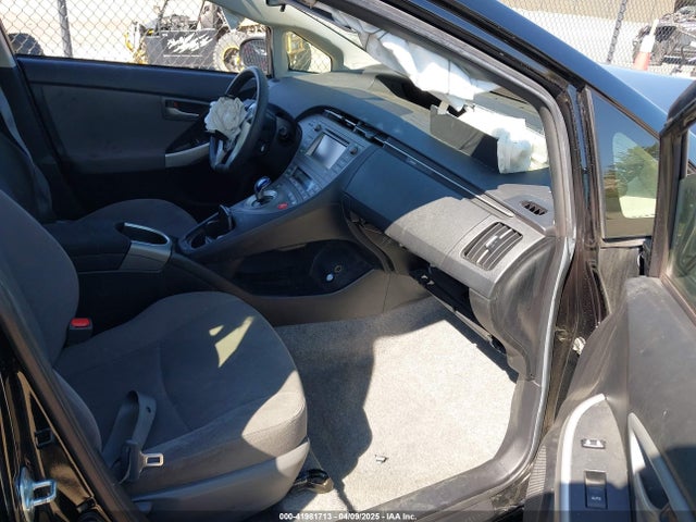 JTDKN3DU8F0438461 Toyota Prius Two