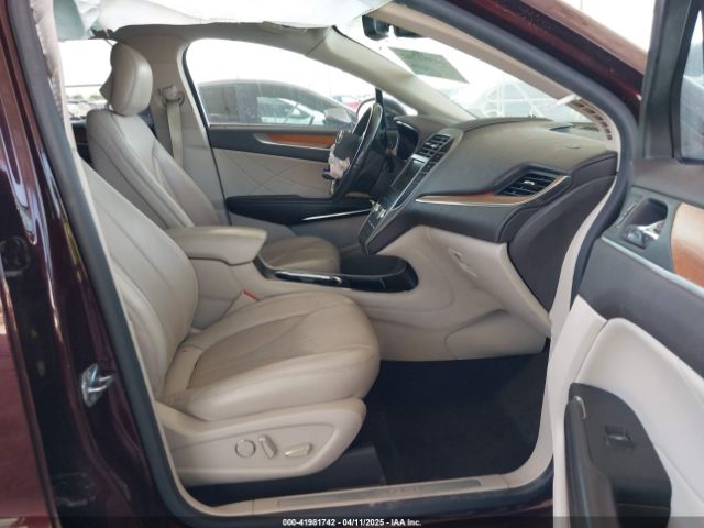 2019 LINCOLN MKC 5LMCJ2C92KUL17640 Photo 4